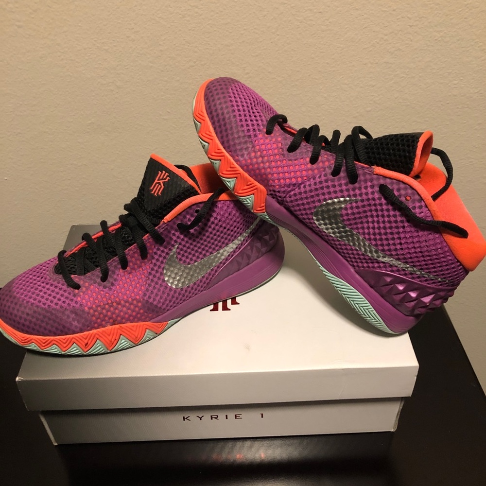 Nike Kyrie 1 Easter Edition Sneakers Basketball